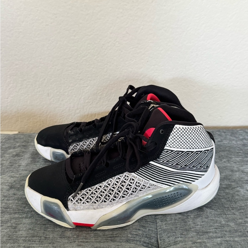 Jordan Black Basketball Sneakers with Red Trim YOUTH Big Boys (Size 5.5Y) - USED